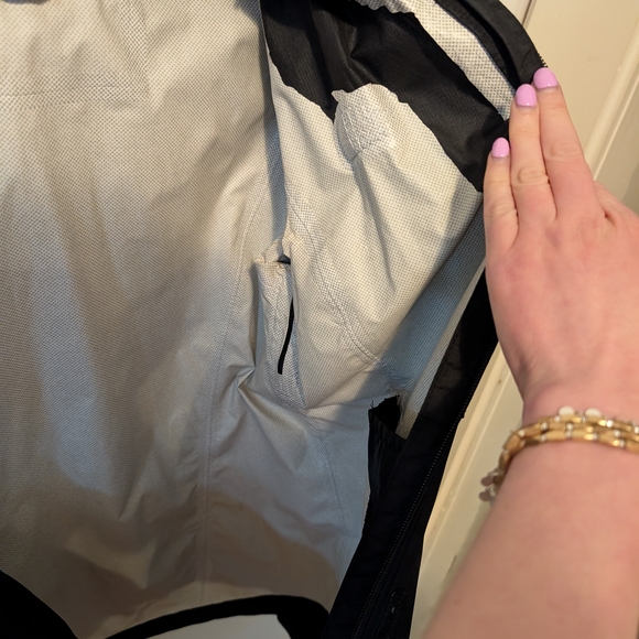 The North Face Women's Black Windbreaker, Size Small - Picture 8 of 11